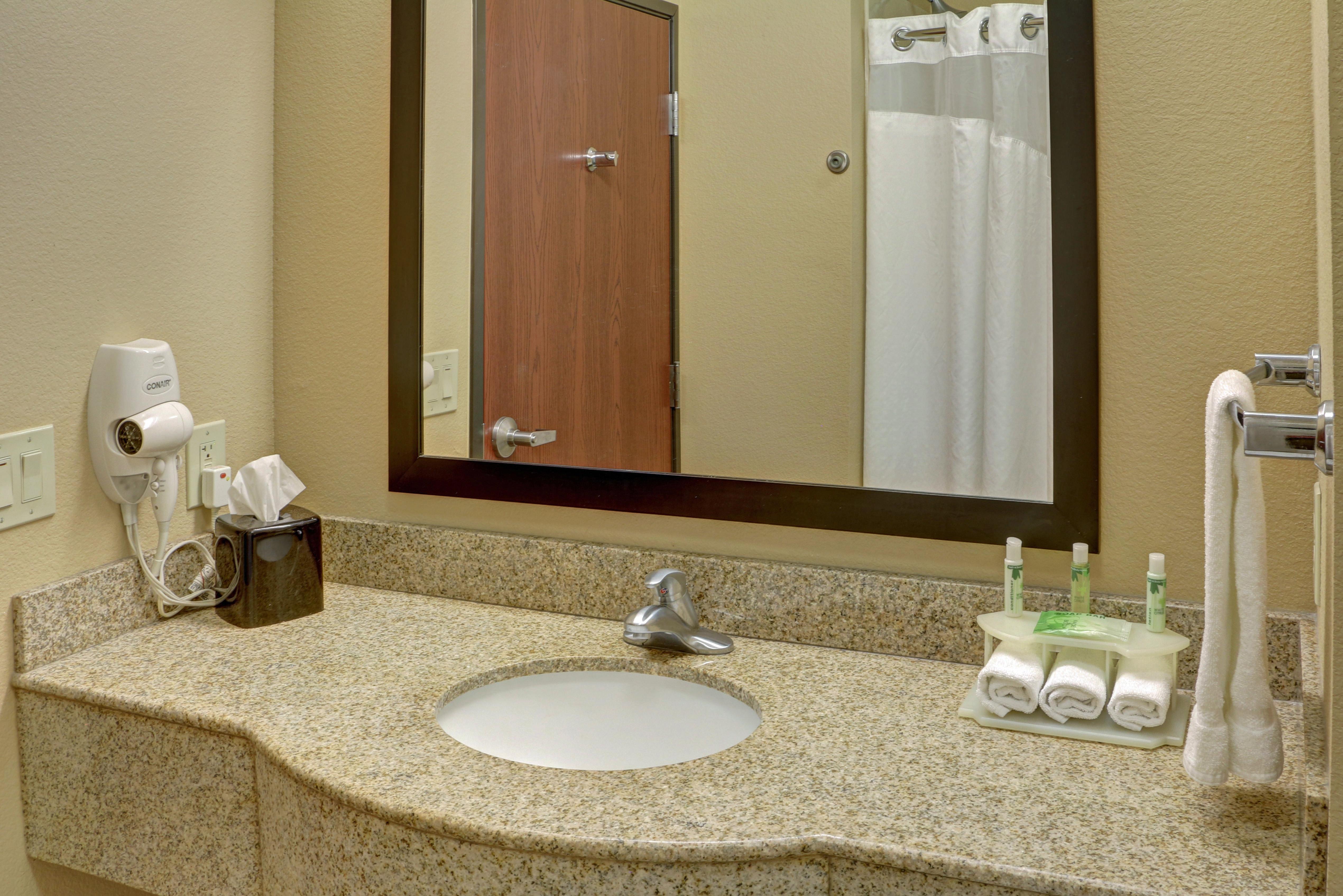 Holiday Inn Express Hotel & Suites Texarkana East By Ihg Exterior photo