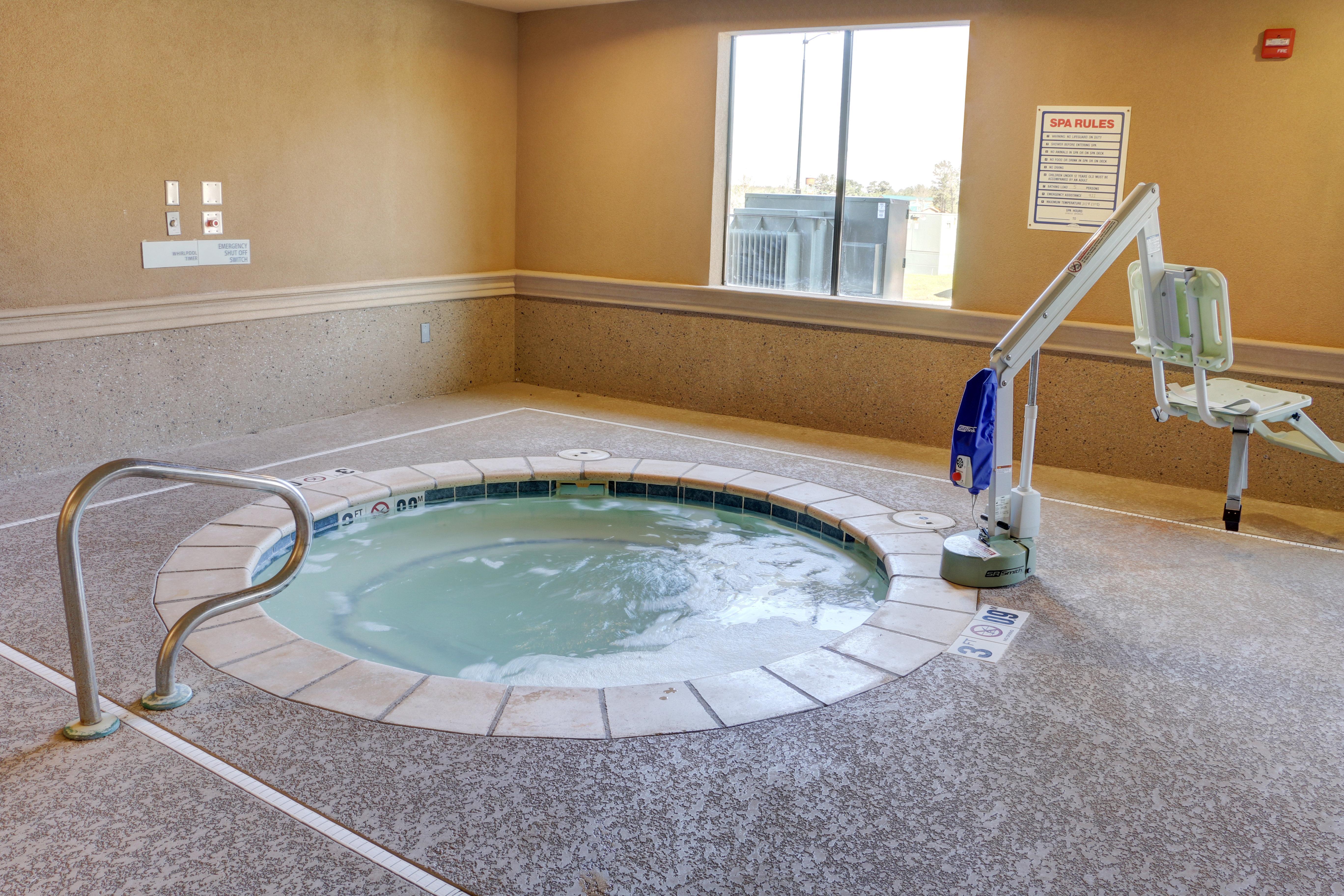 Holiday Inn Express Hotel & Suites Texarkana East By Ihg Exterior photo