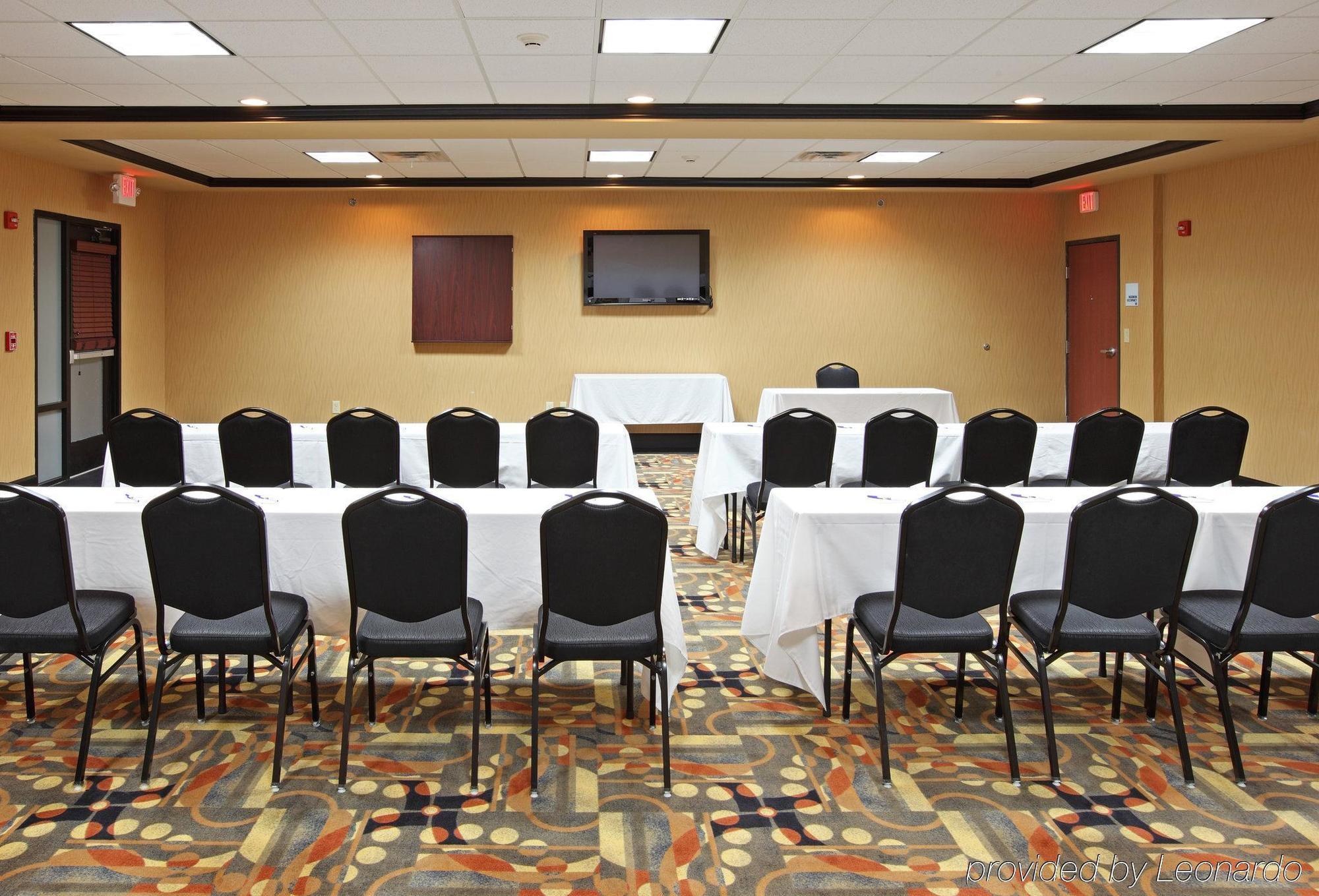 Holiday Inn Express Hotel & Suites Texarkana East By Ihg Exterior photo