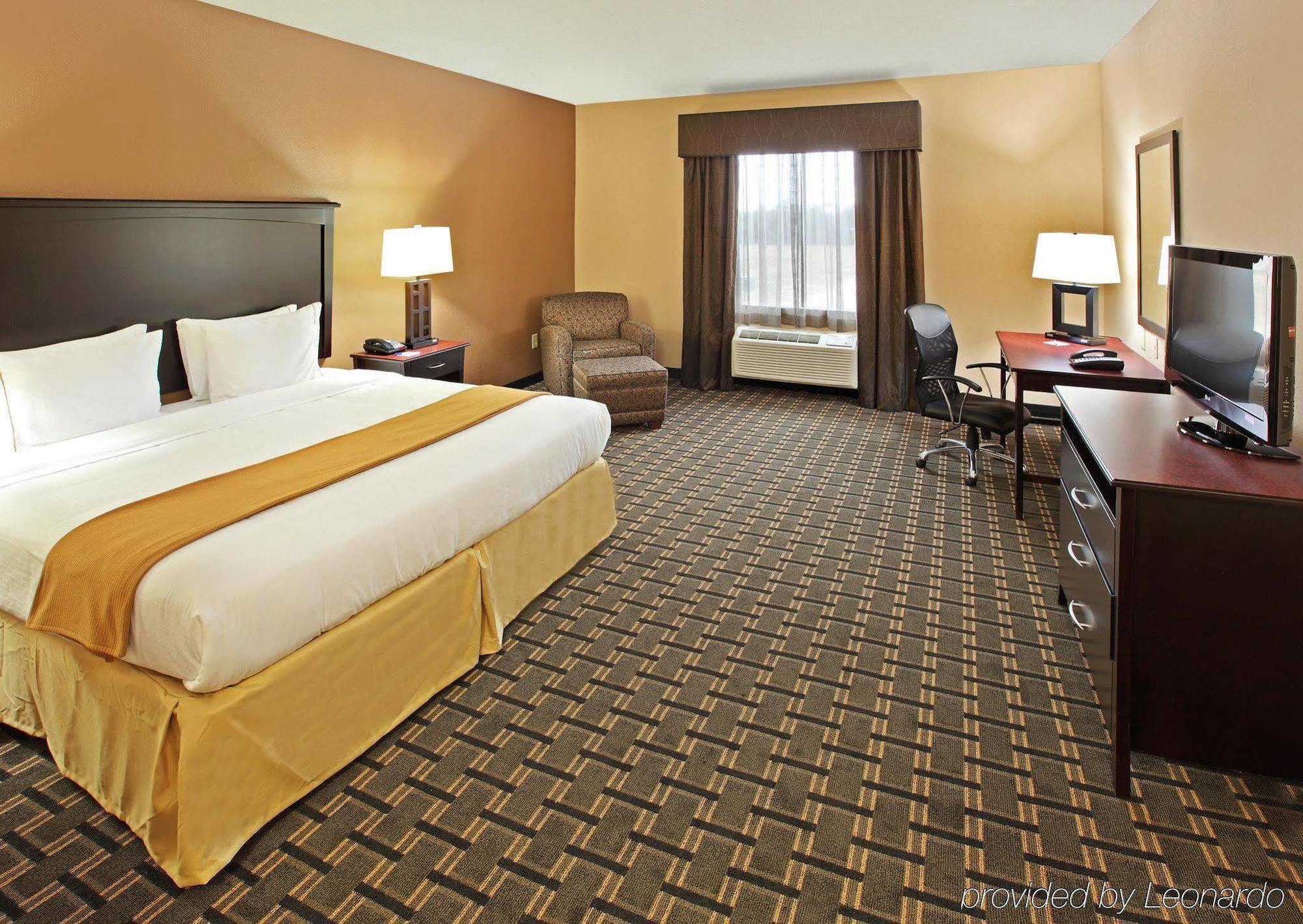 Holiday Inn Express Hotel & Suites Texarkana East By Ihg Room photo