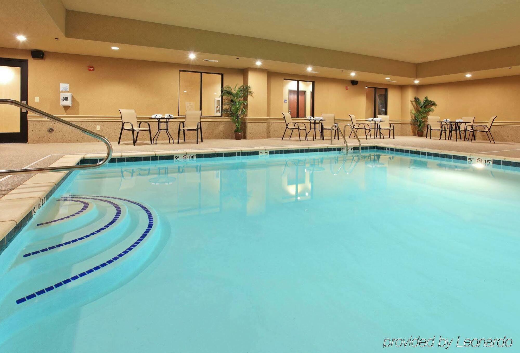 Holiday Inn Express Hotel & Suites Texarkana East By Ihg Facilities photo