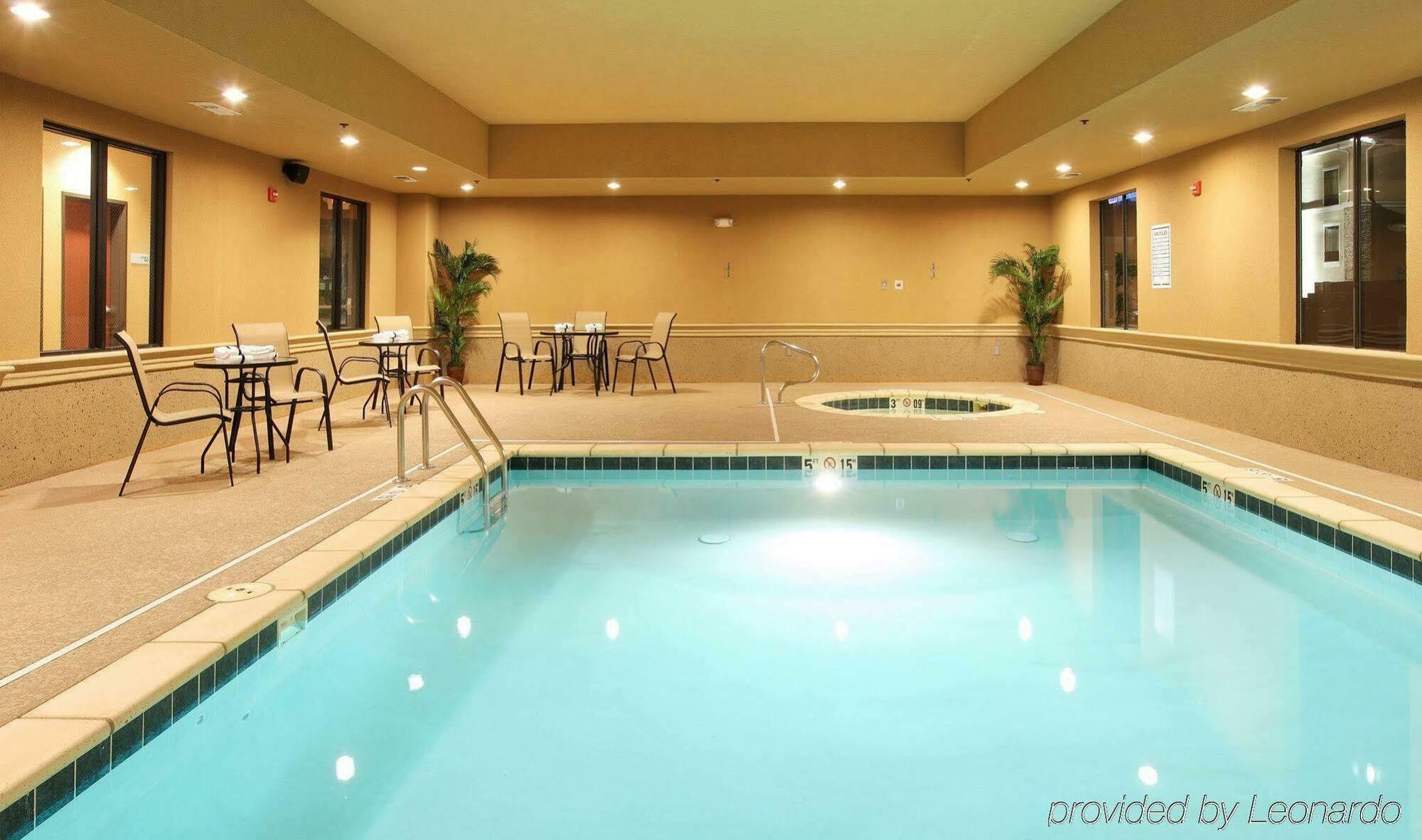 Holiday Inn Express Hotel & Suites Texarkana East By Ihg Facilities photo
